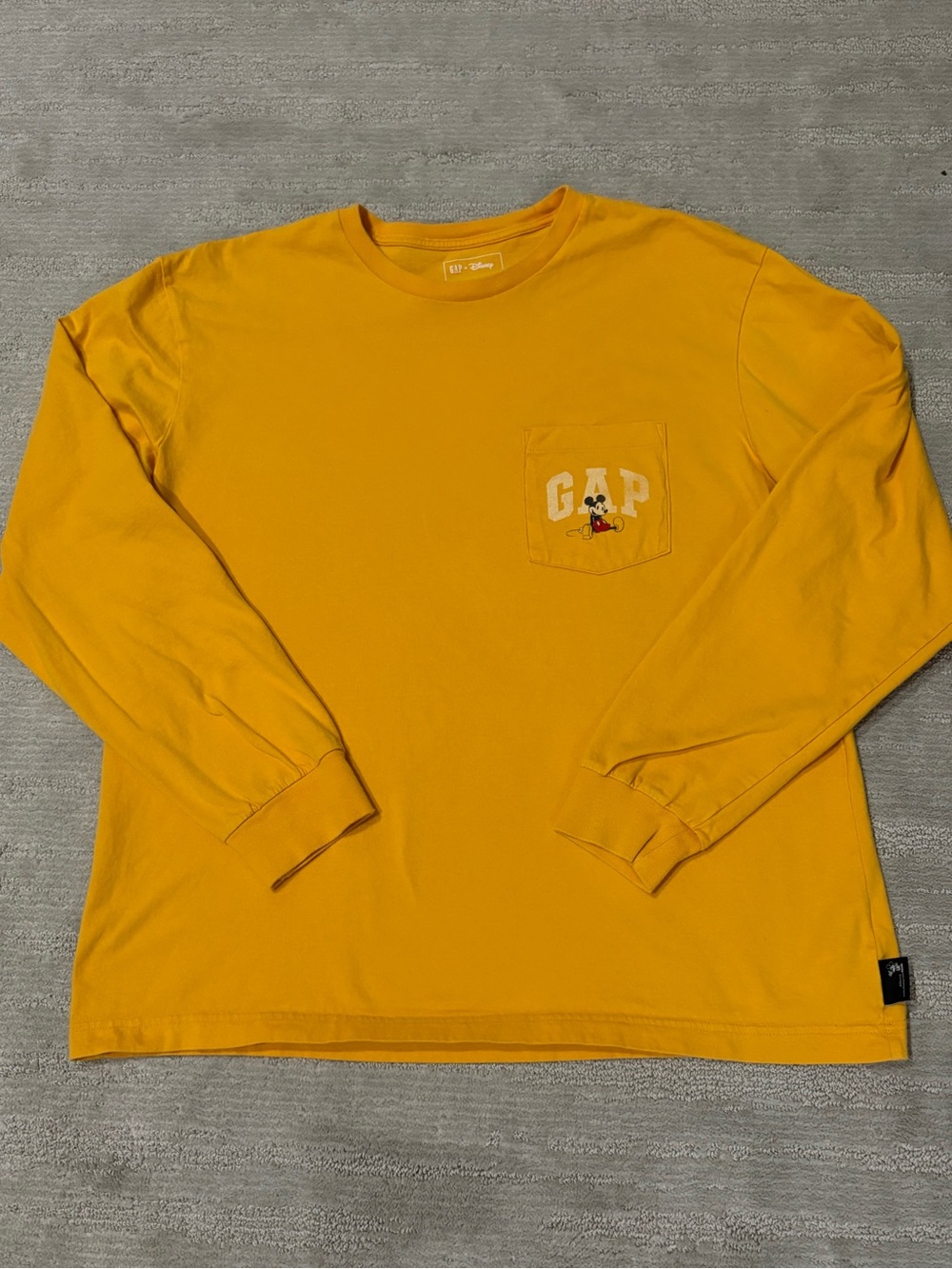 GAP x Disney Mickey Mouse Pocket Long Sleeve T-Shirt Yellow/Gold Size L Retro